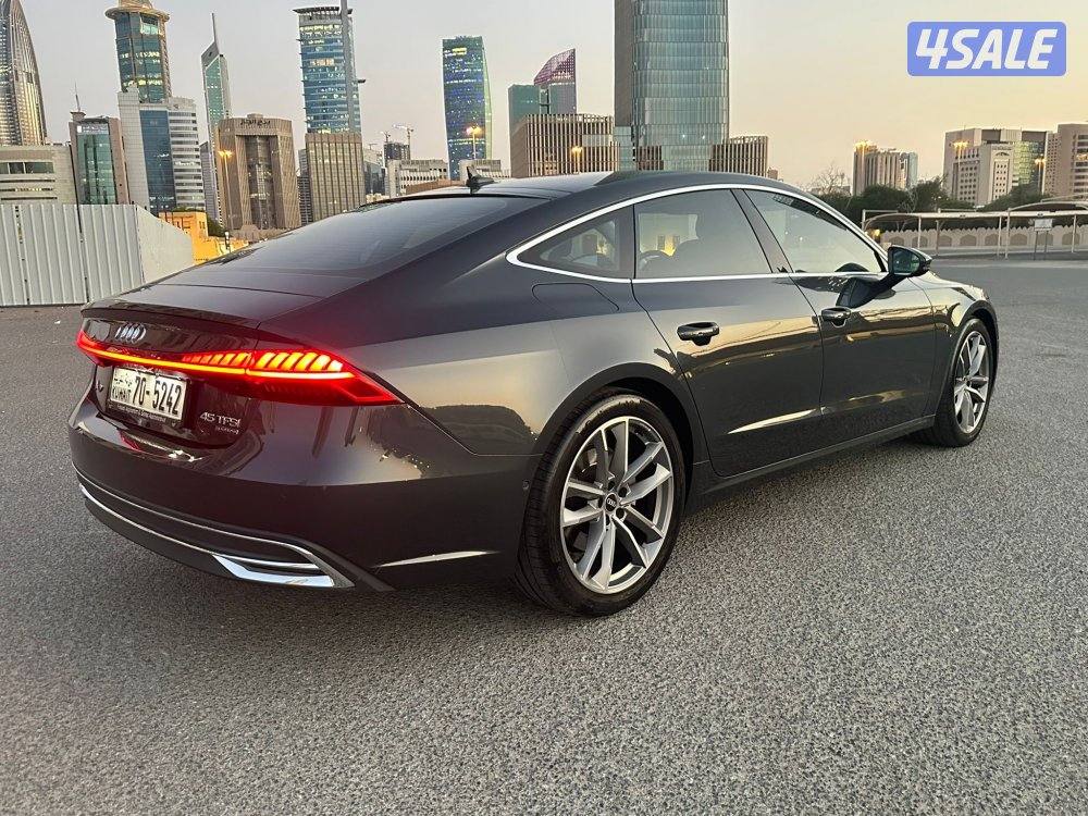 آودى A7-موديل 2022-صبغ الوكالة-تحت الكفالة- عداد 45 Km فقط4