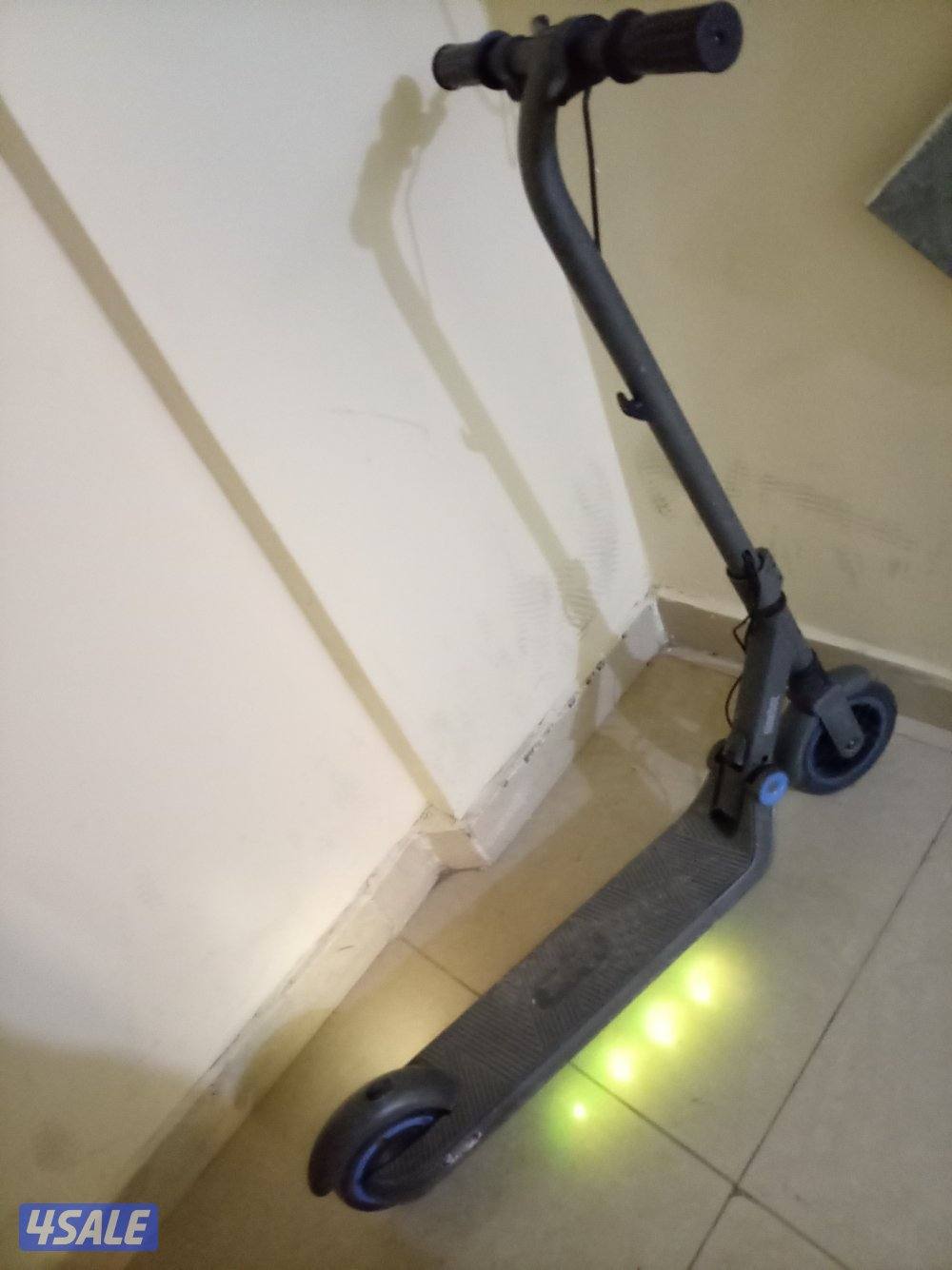 للبيع سكوتر كهربائي للأطفال من نوع ناين بوت بحالة الجديد شغال ممتاز1