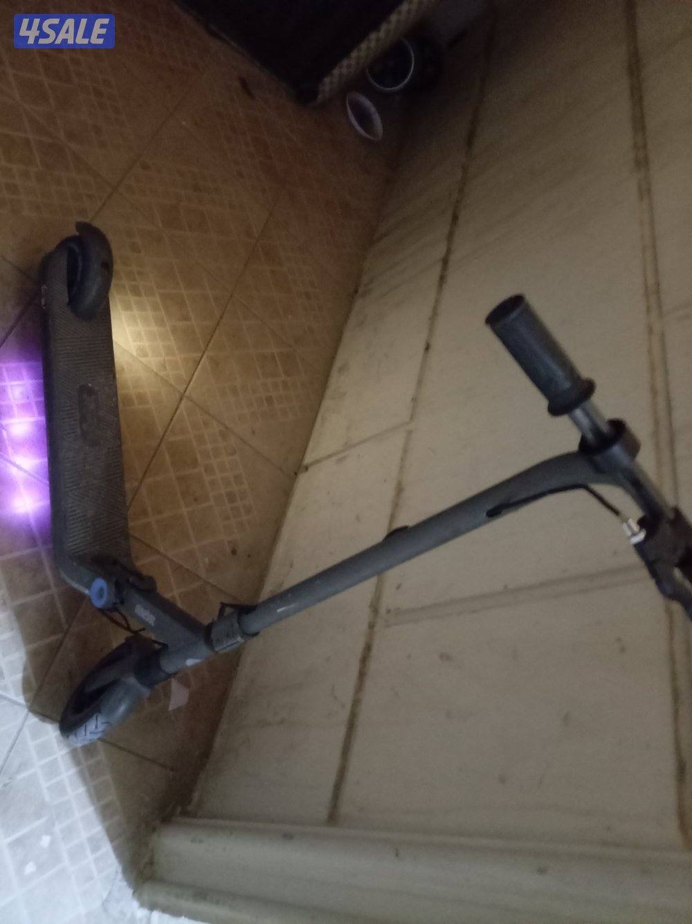 للبيع سكوتر كهربائي للأطفال من نوع ناين بوت بحالة الجديد شغال ممتاز0