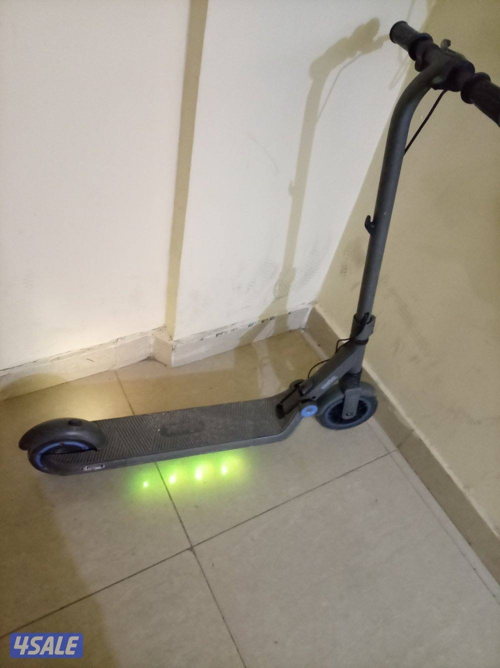 للبيع سكوتر كهربائي للأطفال من نوع ناين بوت بحالة الجديد شغال ممتاز3