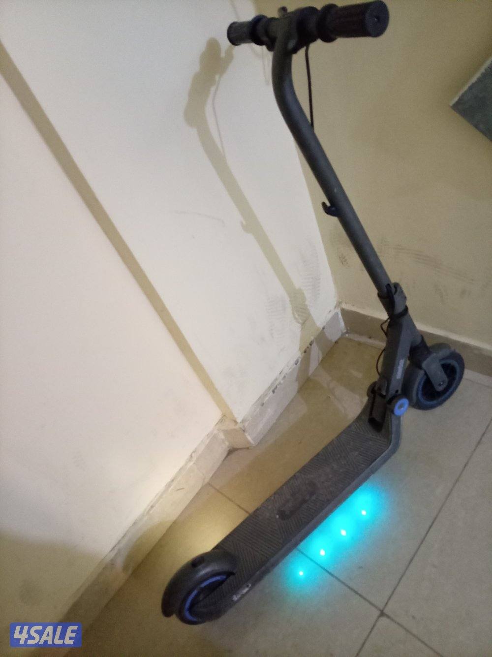 للبيع سكوتر كهربائي للأطفال من نوع ناين بوت بحالة الجديد شغال ممتاز4