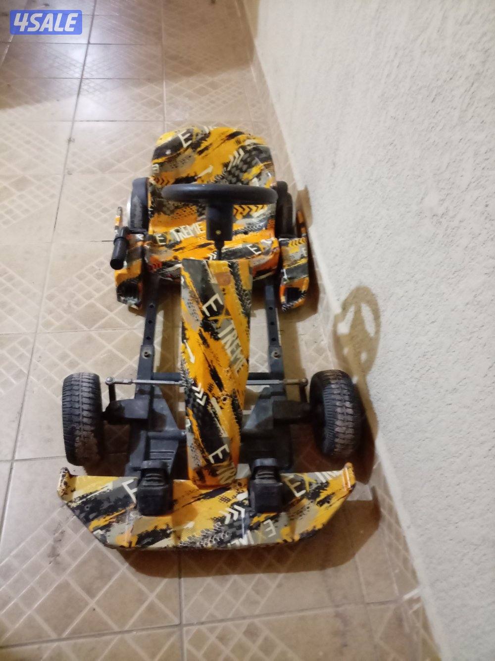 للبيع سكوتر سيارة أرضية 36 فولت،، اضاءه بلوتووث،، ٣ سرعات مختلفه ومعاه0