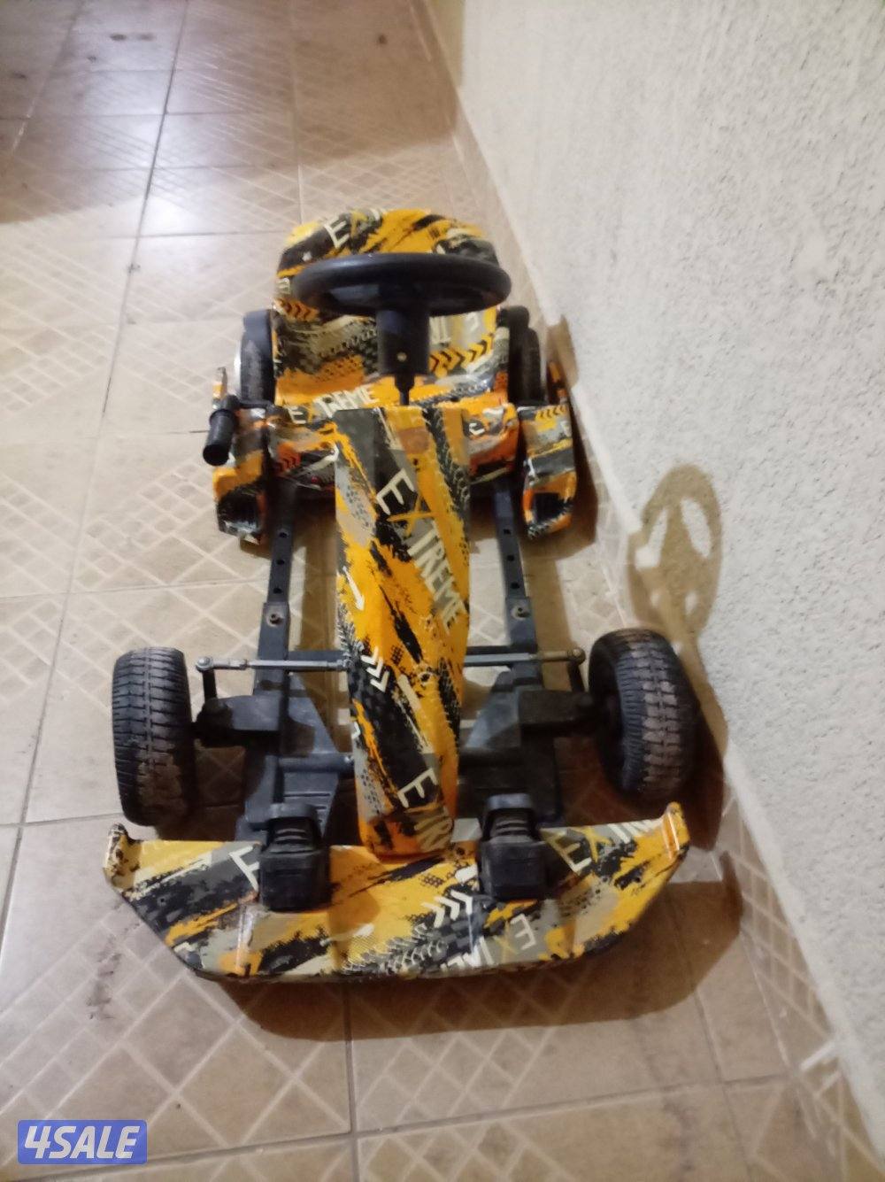 للبيع سكوتر سيارة أرضية 36 فولت،، اضاءه بلوتووث،، ٣ سرعات مختلفه ومعاه1