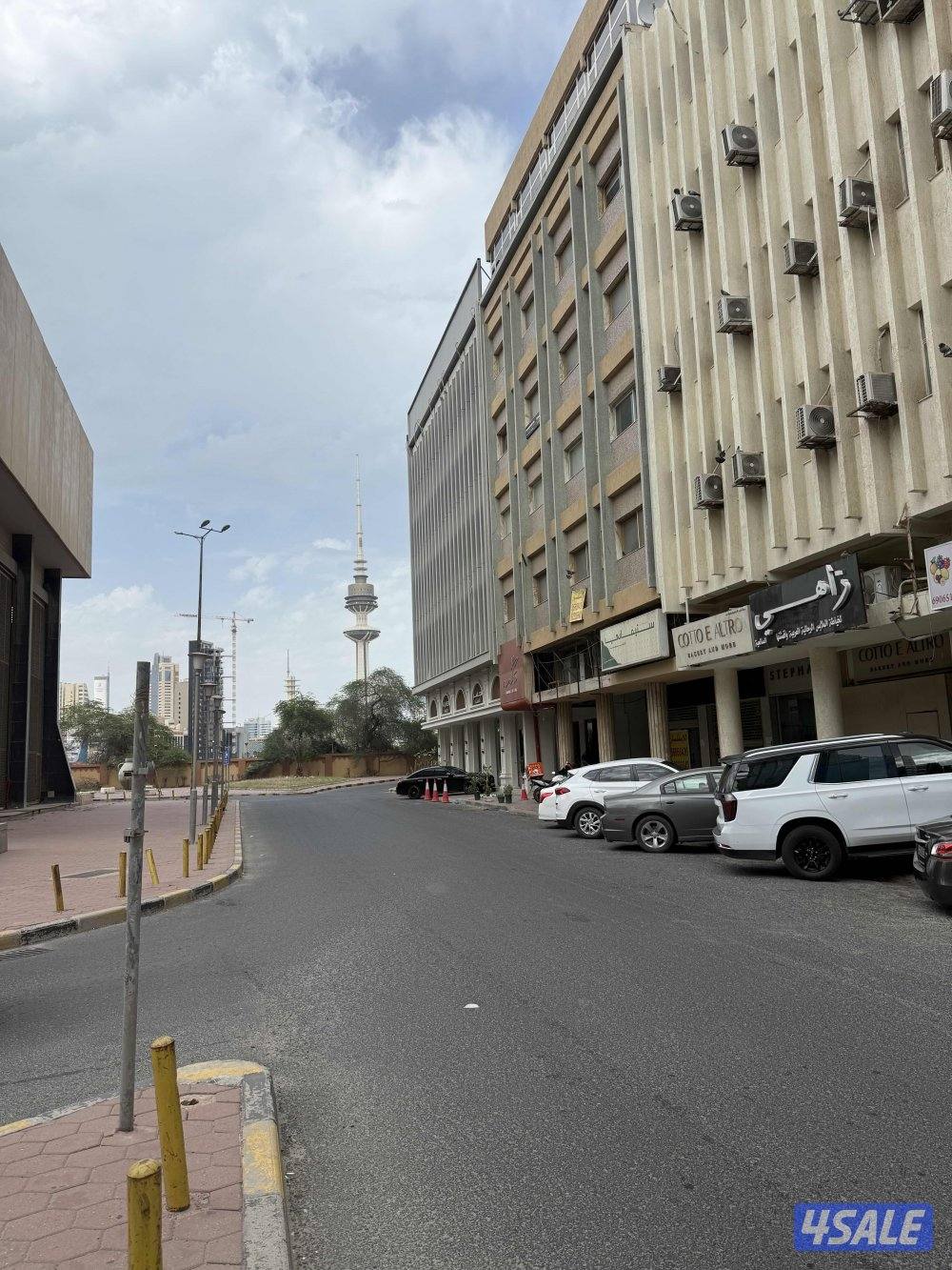 للإيجار محل مساحة 20 متر موقع ممتاز بجوار مجمع الصالحيه علي شارع0