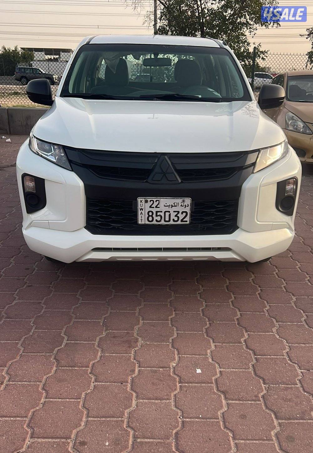 للبيع وانيت موستبيشي موديل 2023 السعر ماشي 60000