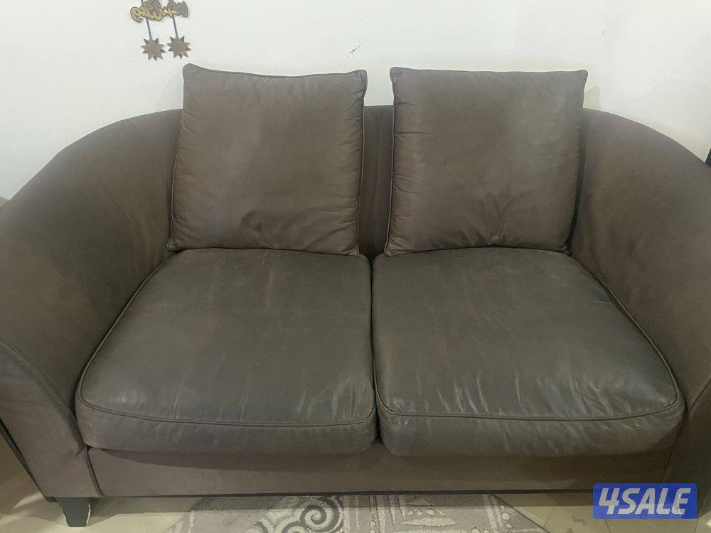 Sofa 3 sofa 2 and chairغير مكسور ومعاه كارفر للقعدات3