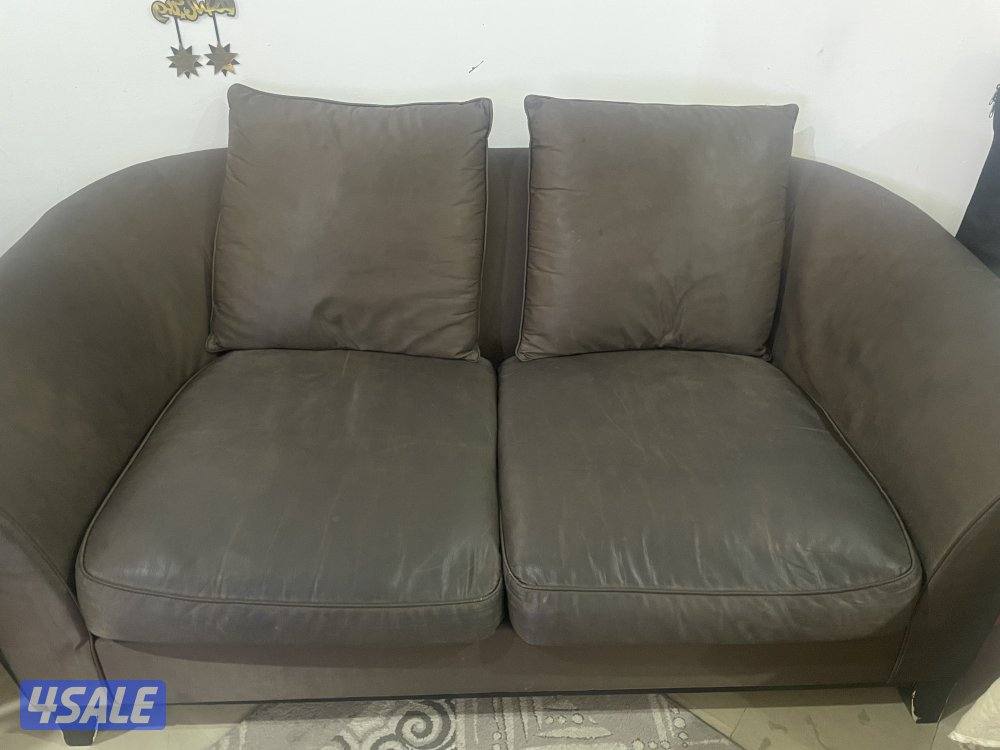 Sofa 3 sofa 2 and chairغير مكسور ومعاه كارفر للقعدات5