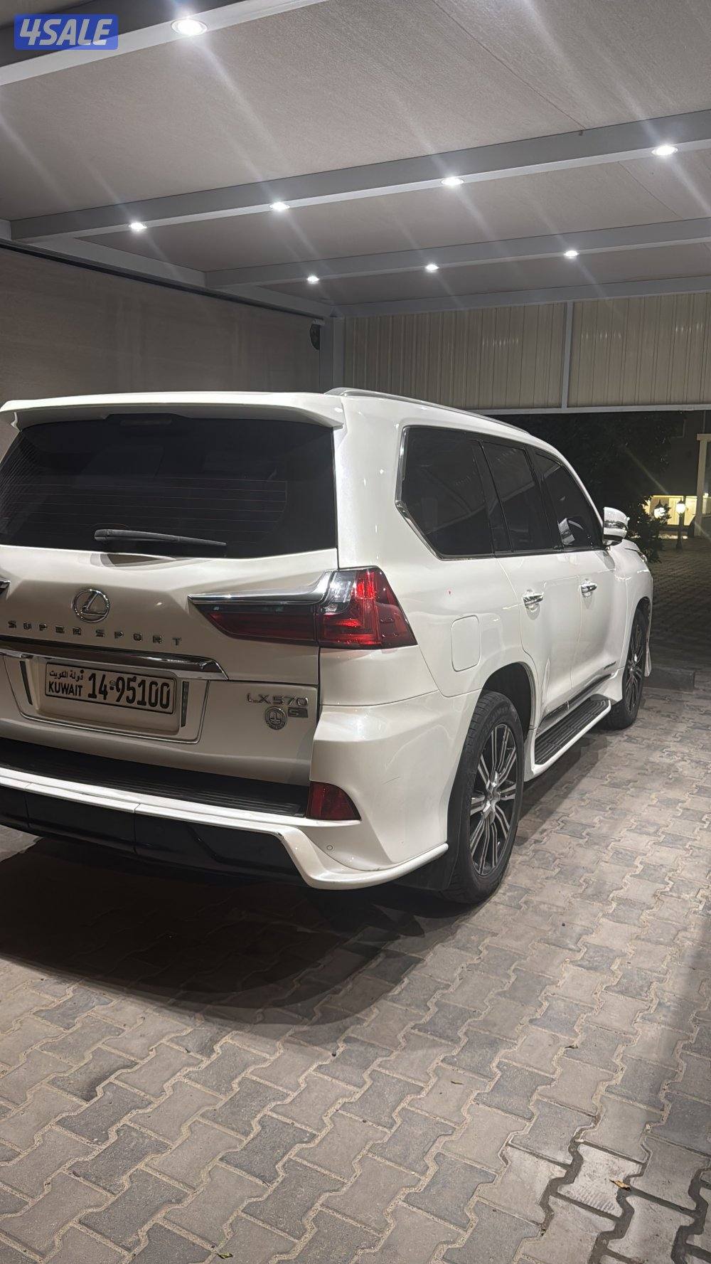 جيب لكزز موديل ٢٠١٦0