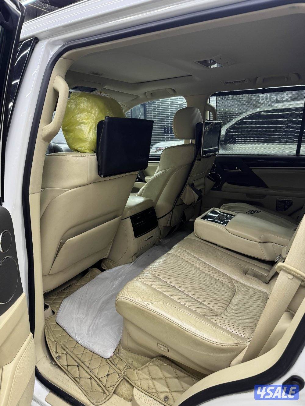 لكزس وارد عمان2