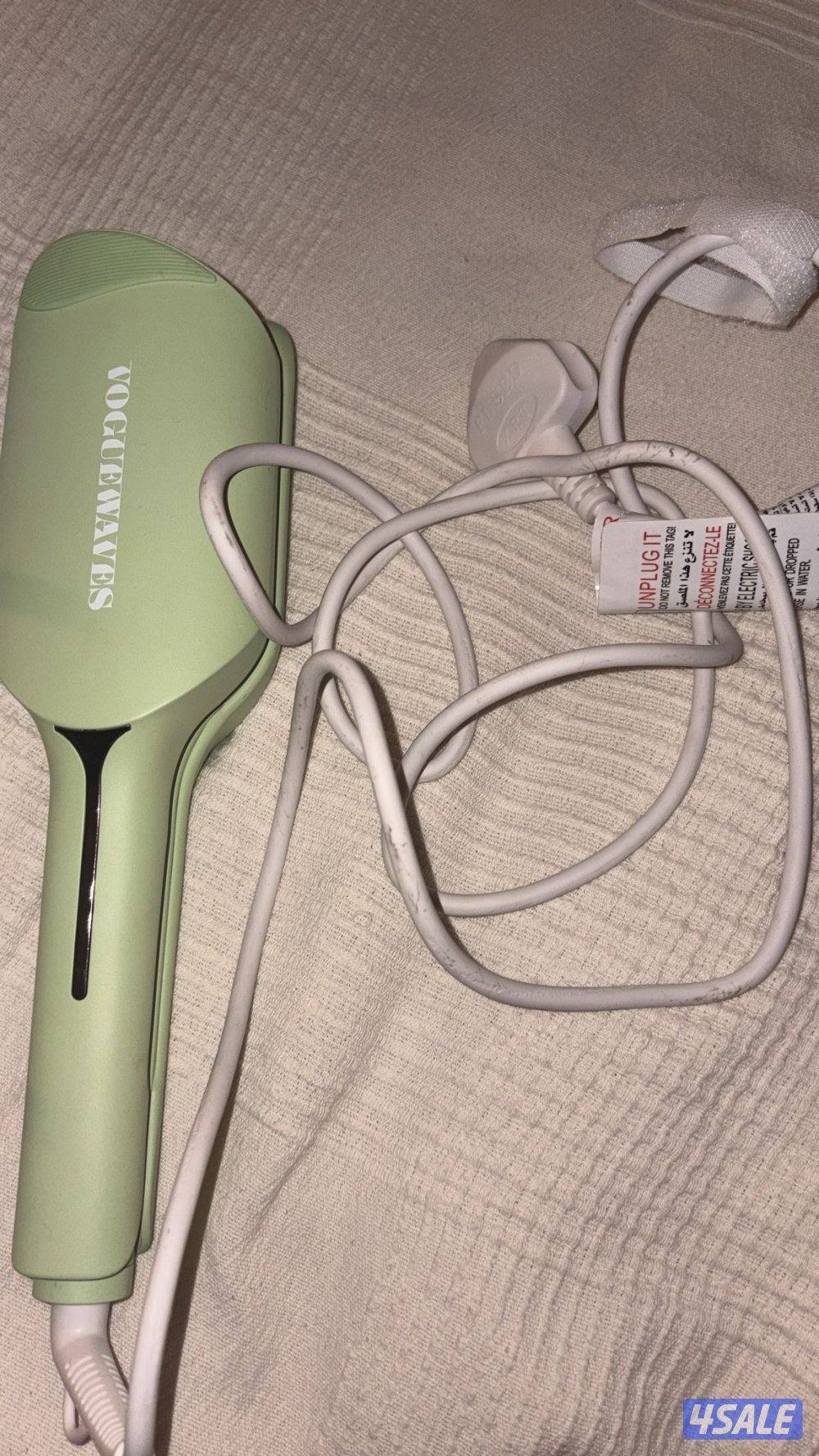 Electronic hair brush and hair crimber0