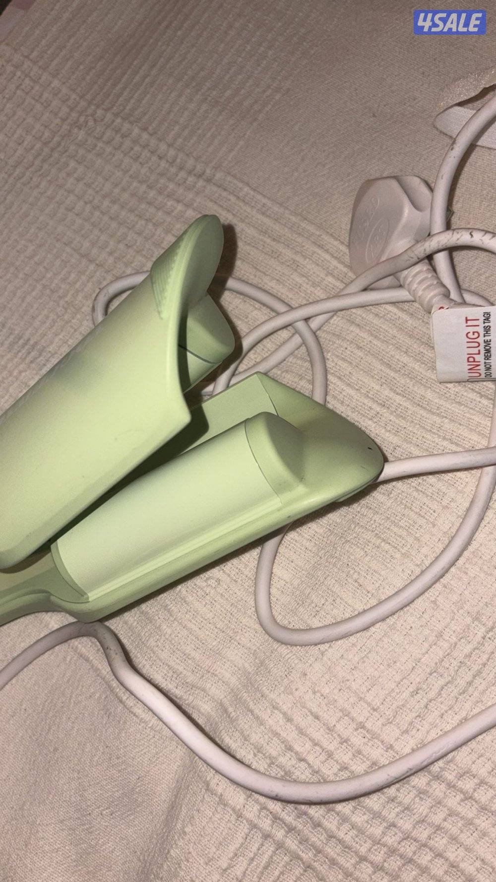 Electronic hair brush and hair crimber1