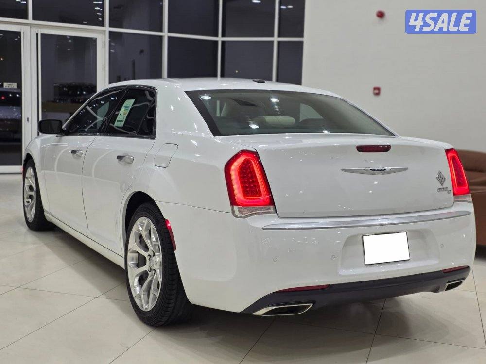 للبيع كرايزلر 300C  (كامل المواصفات ) سلندر  V8موديل 20192