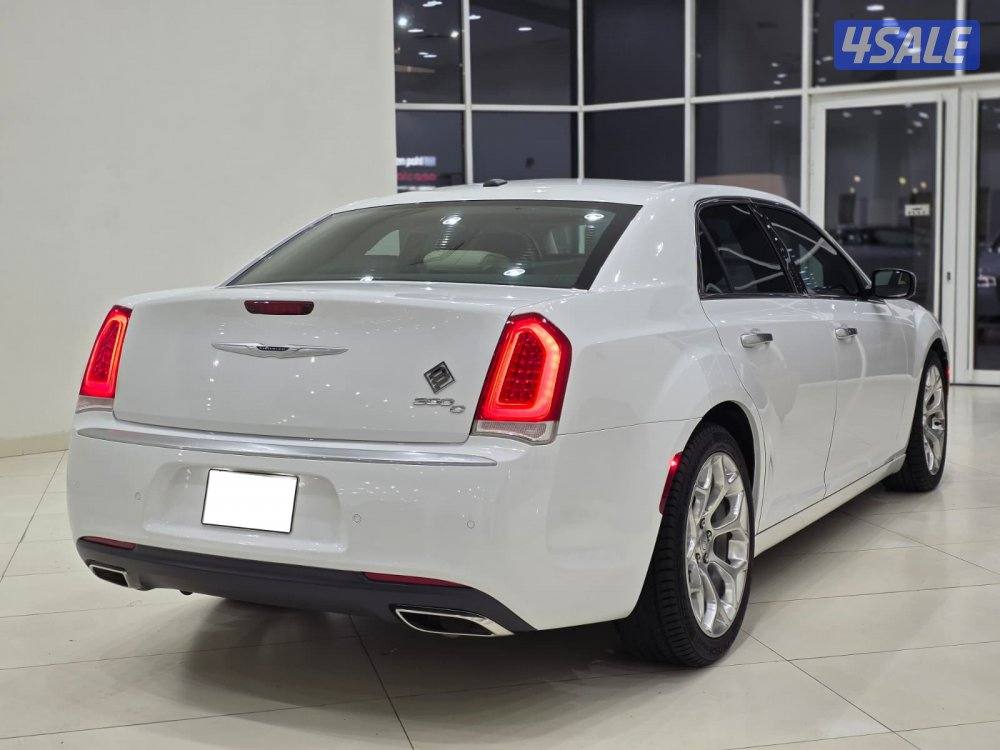 للبيع كرايزلر 300C  (كامل المواصفات ) سلندر  V8موديل 20193