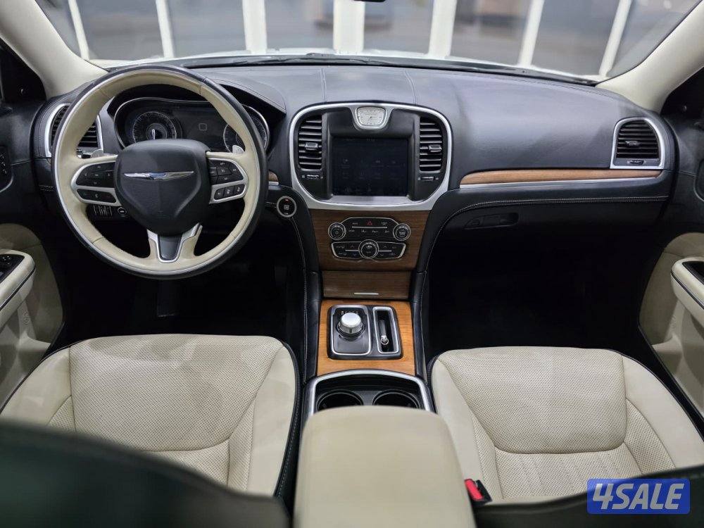 للبيع كرايزلر 300C  (كامل المواصفات ) سلندر  V8موديل 20196