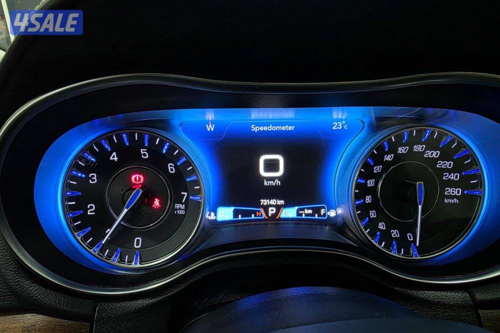 للبيع كرايزلر 300C  (كامل المواصفات ) سلندر  V8موديل 20197