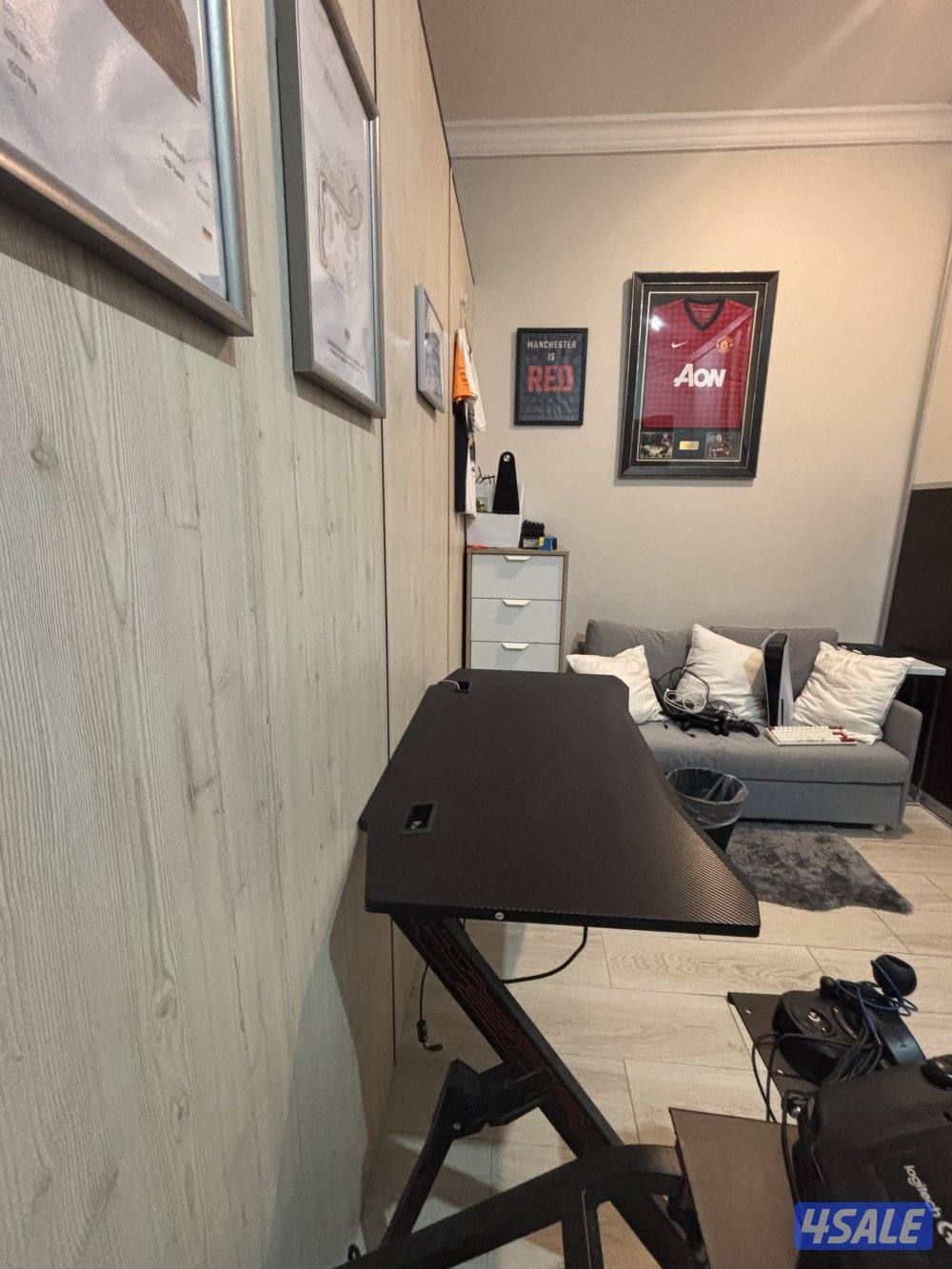 Gaming desk :60x109 H:75 x shaped desk and cable management under desk0