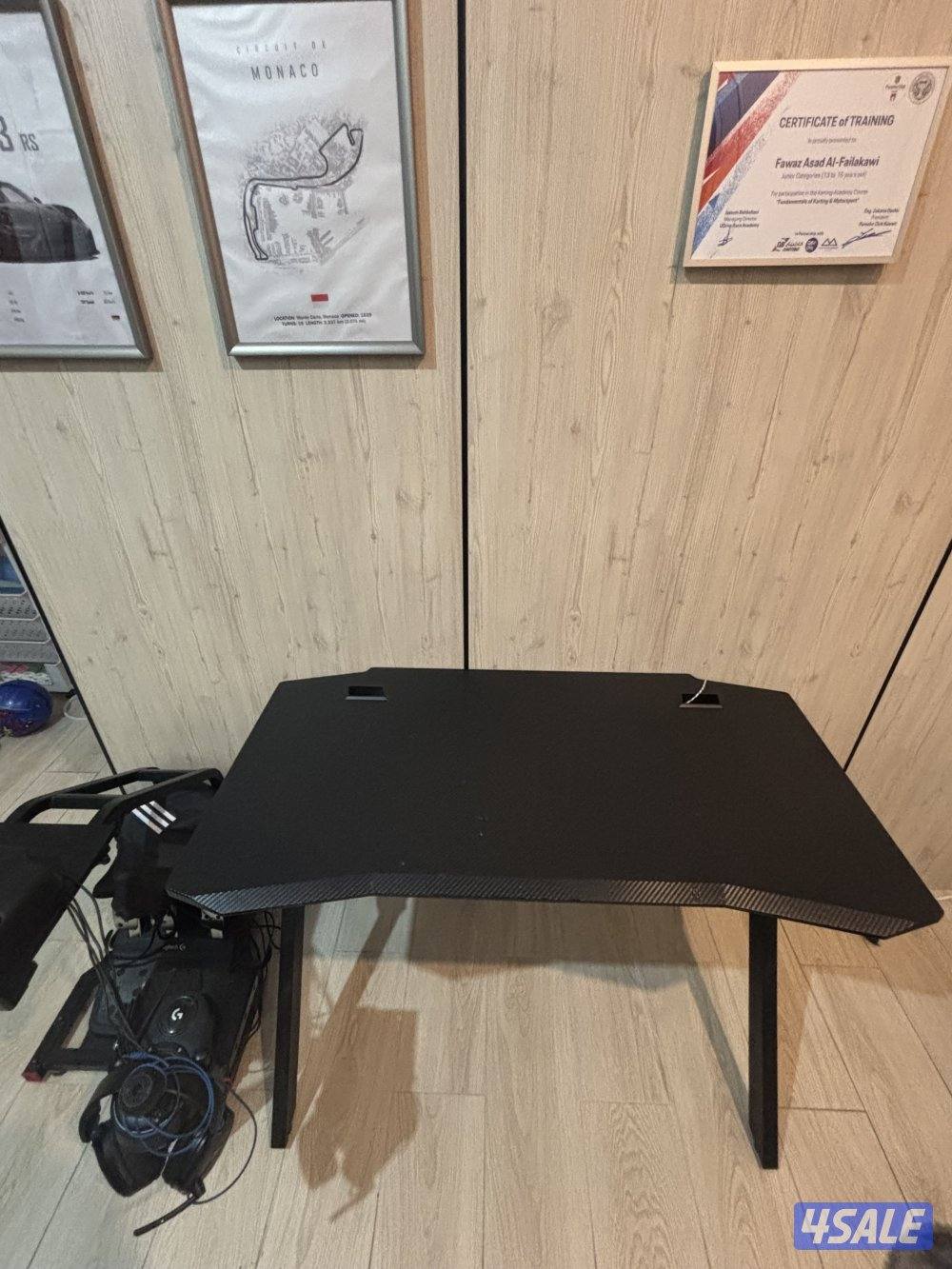 Gaming desk :60x109 H:75 x shaped desk and cable management under desk2