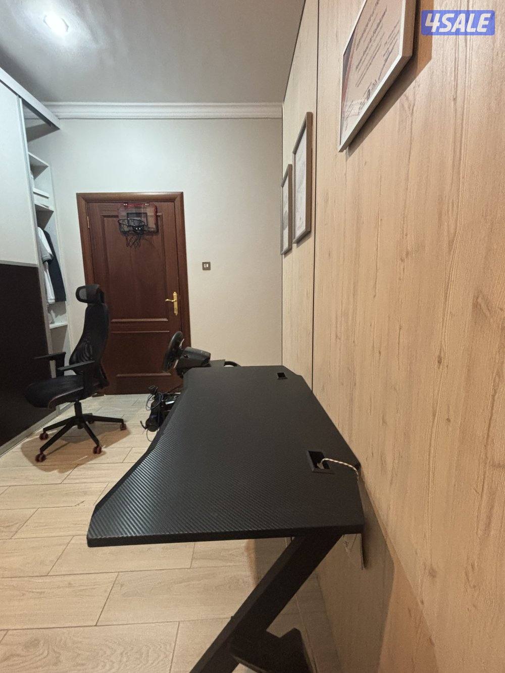 Gaming desk :60x109 H:75 x shaped desk and cable management under desk3