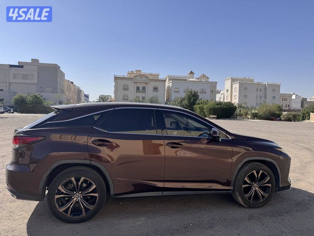 للبيع لكسز rx موديل ٢٠٢٠ ماشي ٨٥ الف صبغ الوكالة ماعدا قطعه وحده بس5