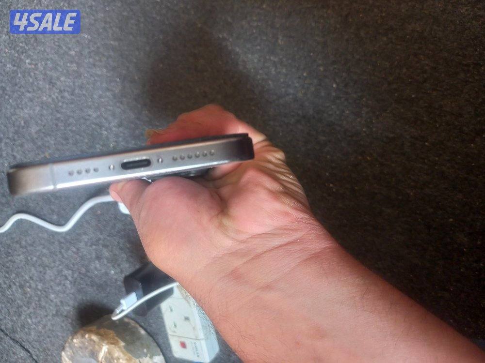 iPhone 15 Pro Max Titanium for sale. Only the screen has been replaced2