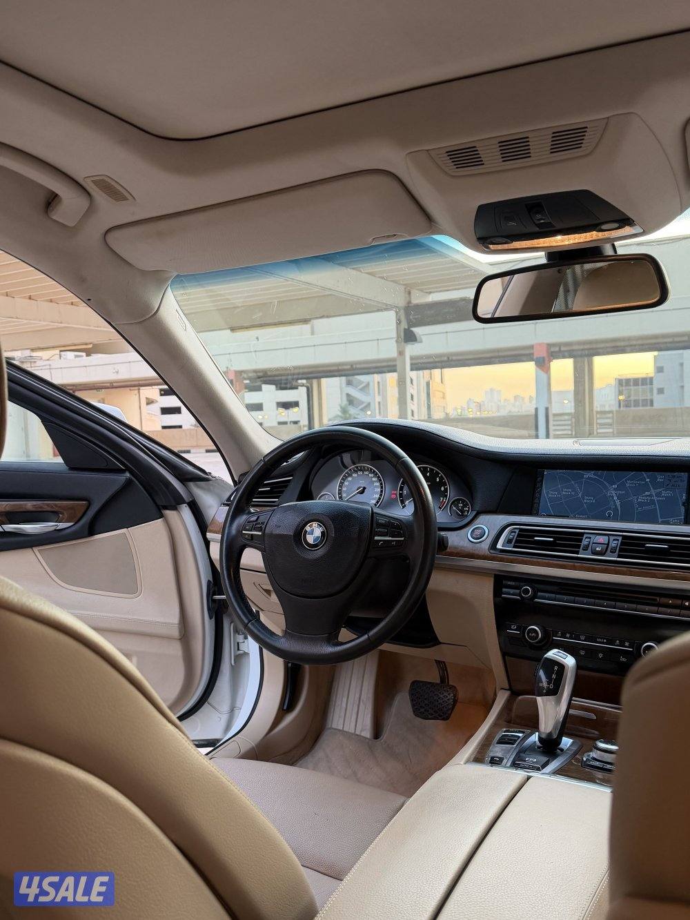 BMW 740i ( 2010 )9