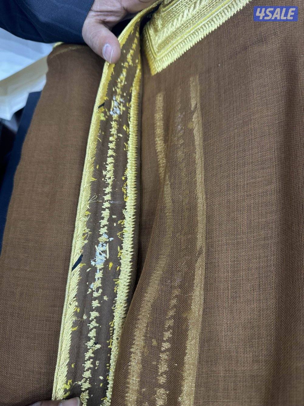 للبيع عدد ثلاث بشوت جمله أو مفرد3