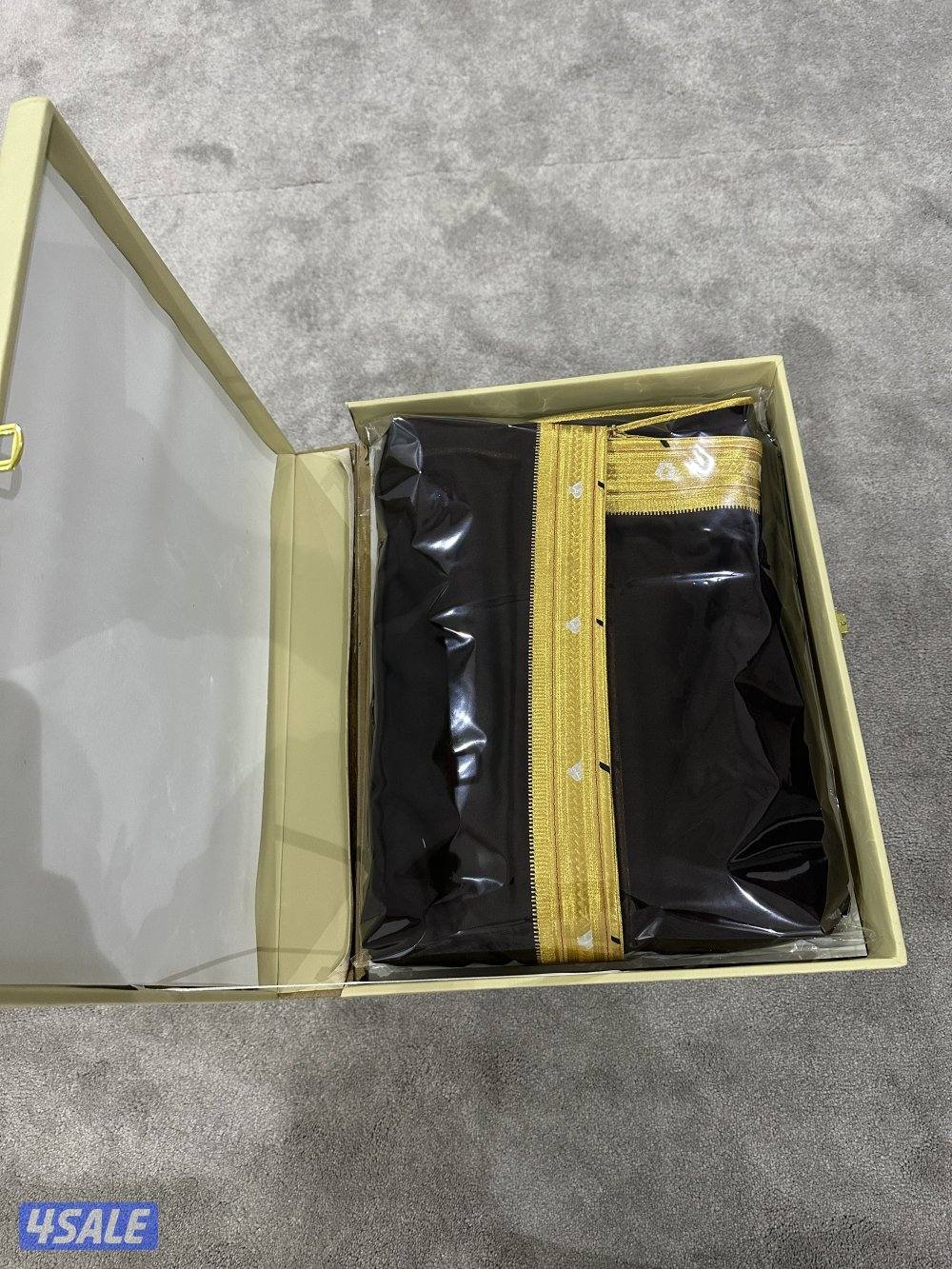 للبيع عدد ثلاث بشوت جمله أو مفرد5