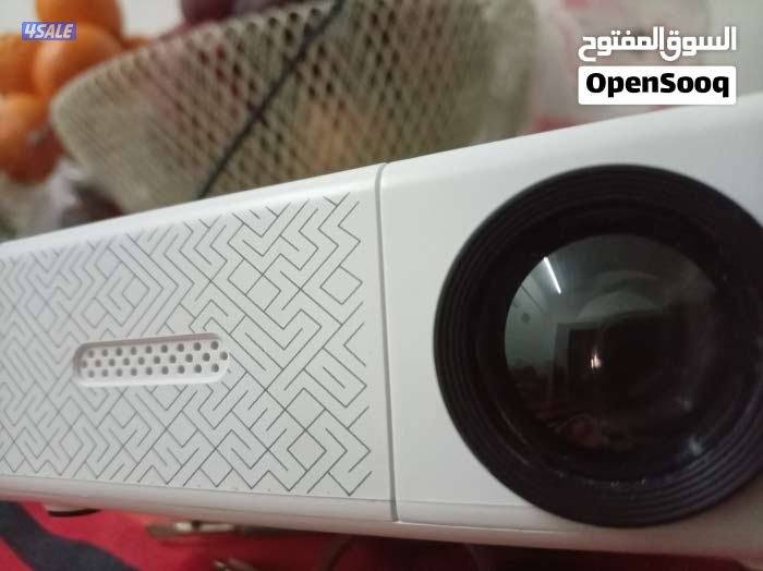 بروجكتر بسعر وممتاز جدا بقيمه 8 دينار0