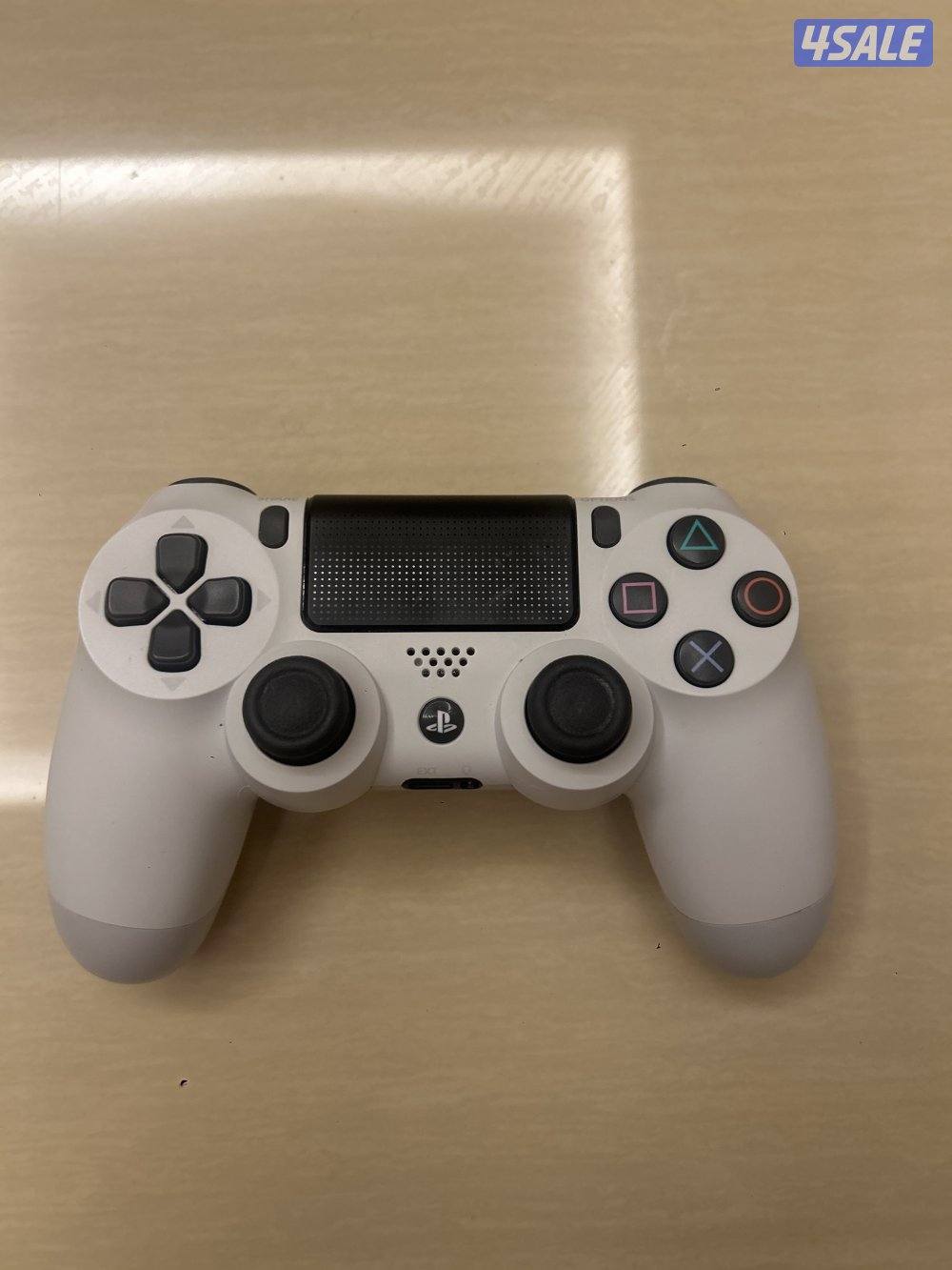 كنترول سوني ٤ مع خدمه توصيل0