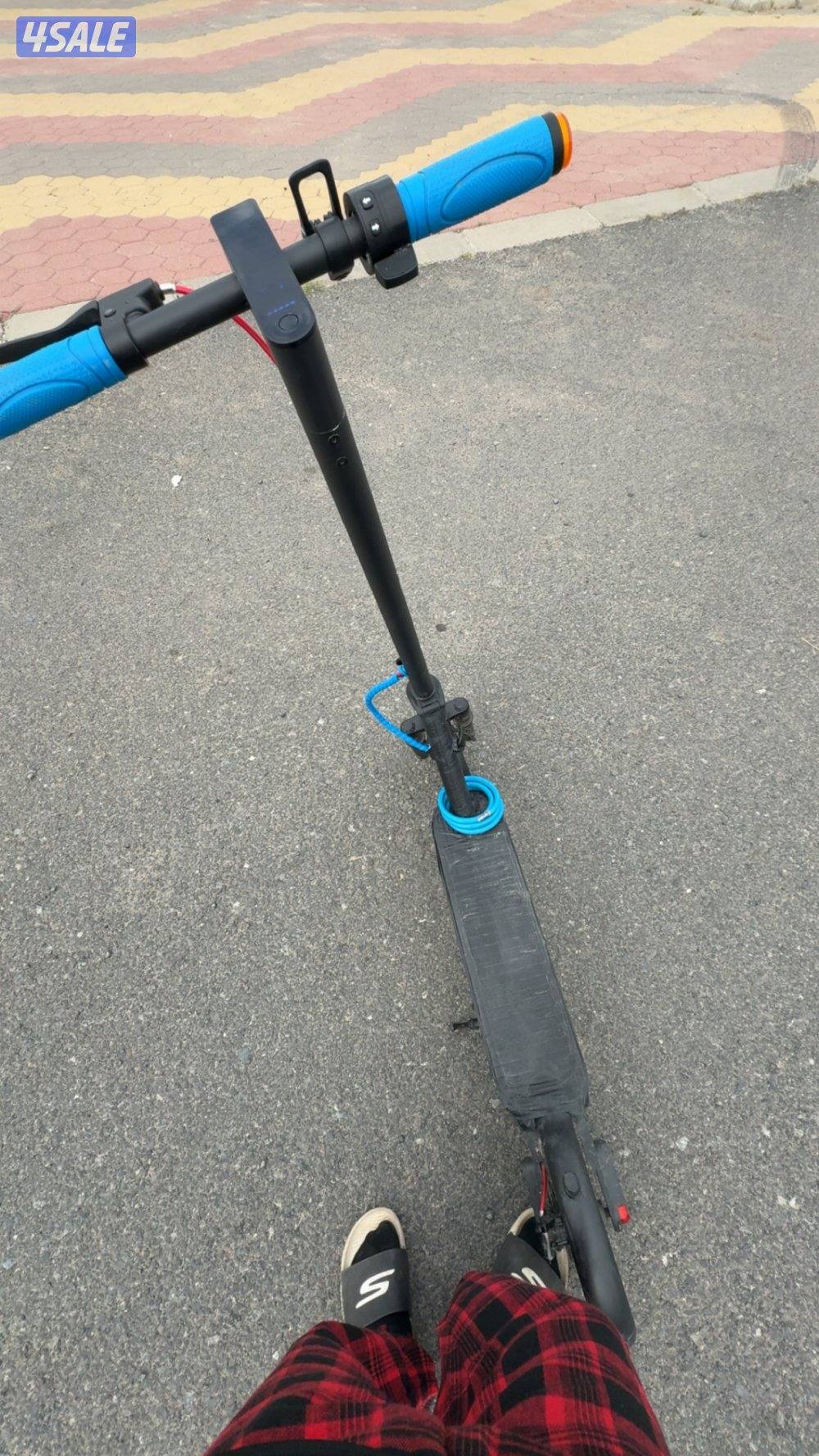 للبيع سكوتر مافيه شي نضيف مستعمل 3 اسابيع شاريه ب 90 دينار4