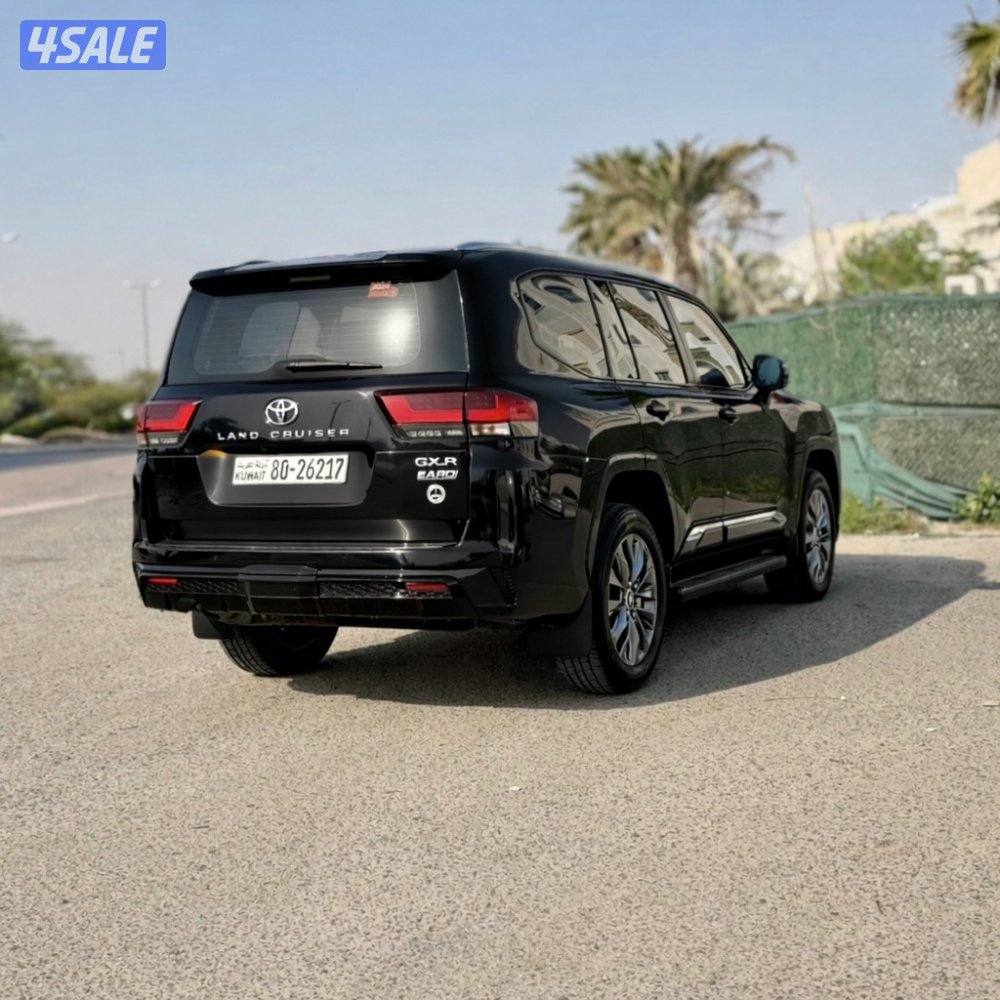 لاندكروزر GXR 2024 تحت الكفالة1