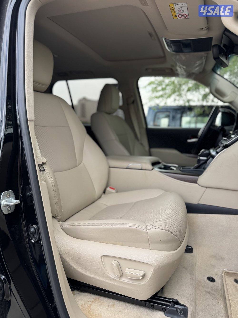 لاندكروزر GXR 2024 تحت الكفالة5