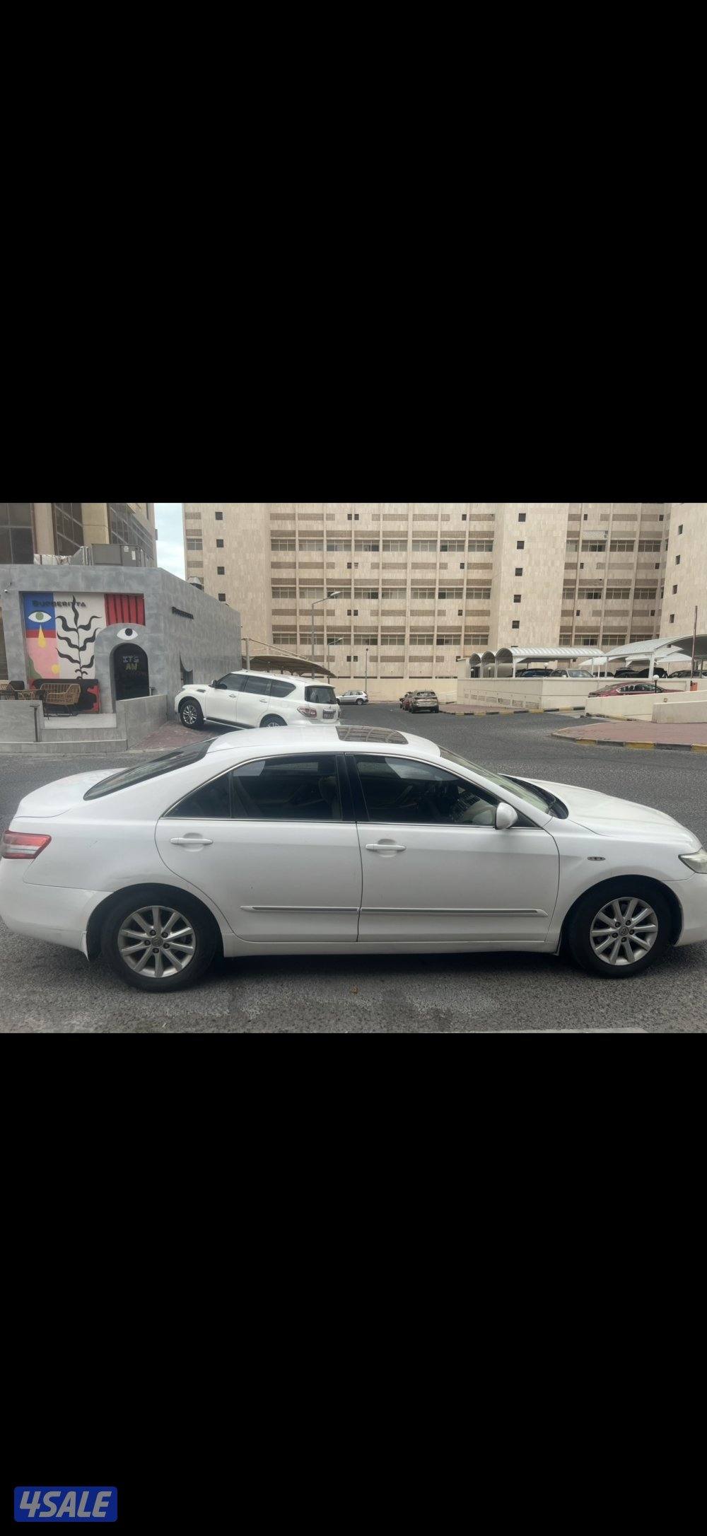 سيارة تويوتا كامرى كاملة المواصفات فتحة سقف سينسر خلفي مثبت سرعة2