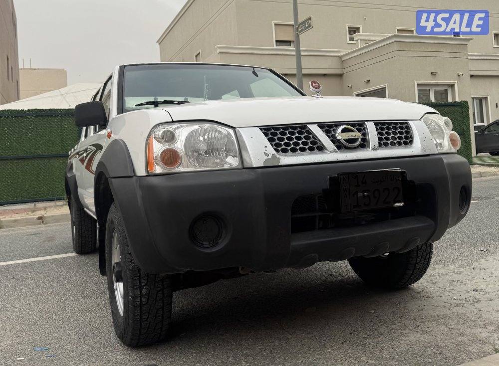 للبيع نيسان دبل قير بحاله ممتازه مصبوغ عام بدون حوادث تجميلي  20162