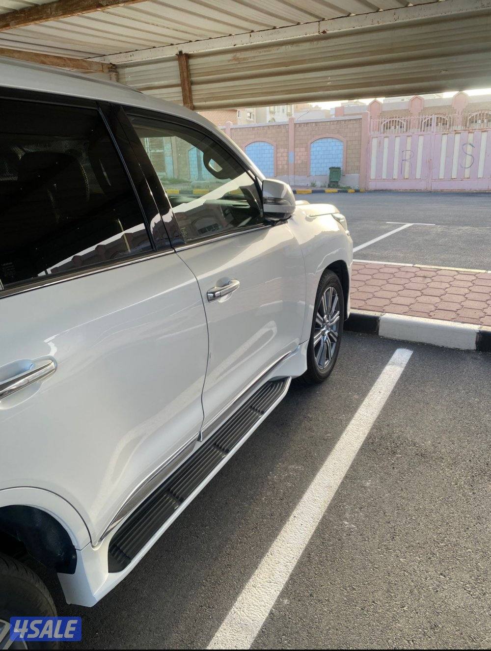 للبيع لكزز LX570 موديل 2016 اعلى فئة بالساير +مواصفات خاصة1