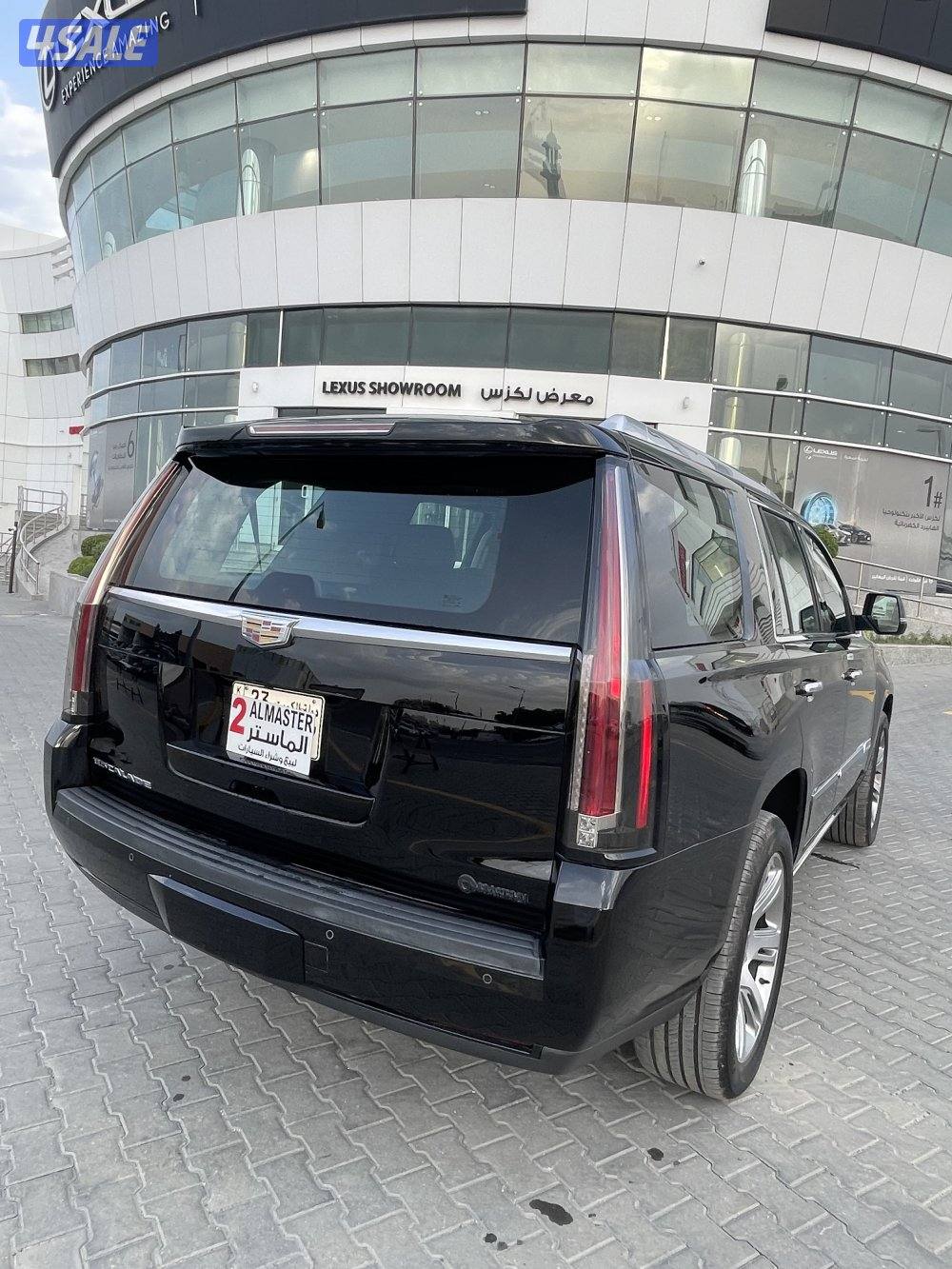 اسكاليد موديل 2016 عداد 123 الف وارد قطر3