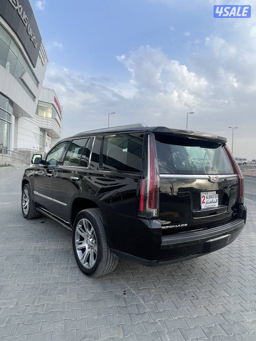 اسكاليد موديل 2016 عداد 123 الف وارد قطر5