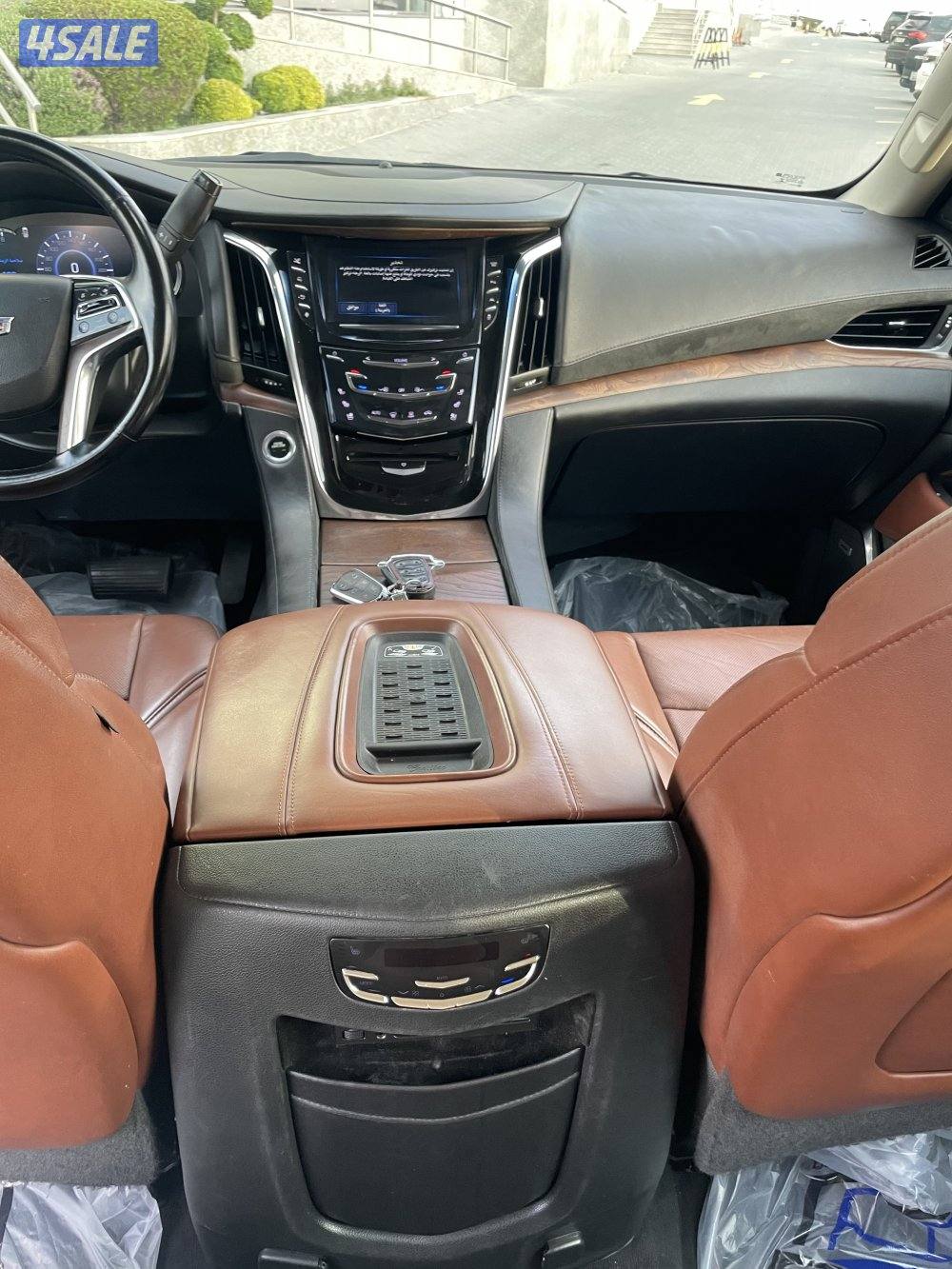 اسكاليد موديل 2016 عداد 123 الف وارد قطر8