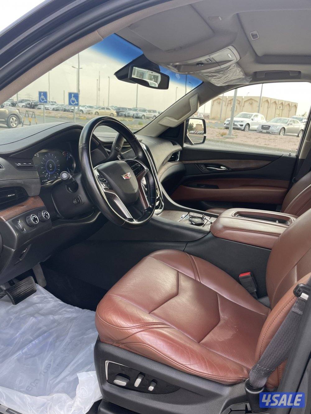 اسكاليد موديل 2016 عداد 123 الف وارد قطر9