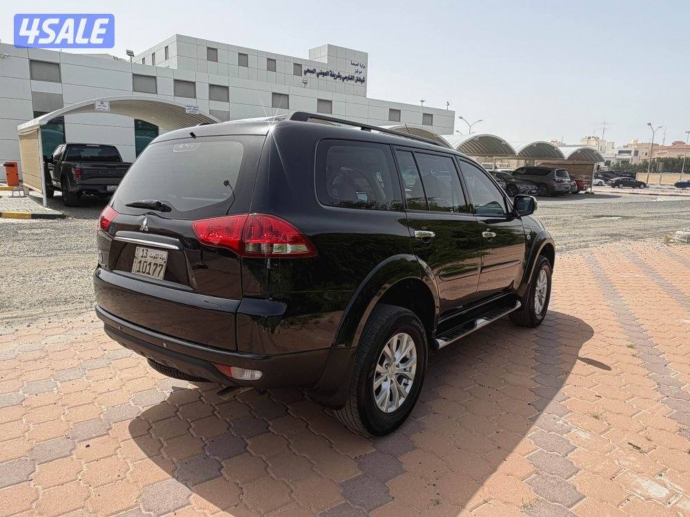 Mitsubishi pajero sport 20151