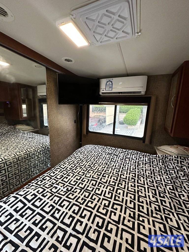 فورد F53 سلندر 8 عداد 647