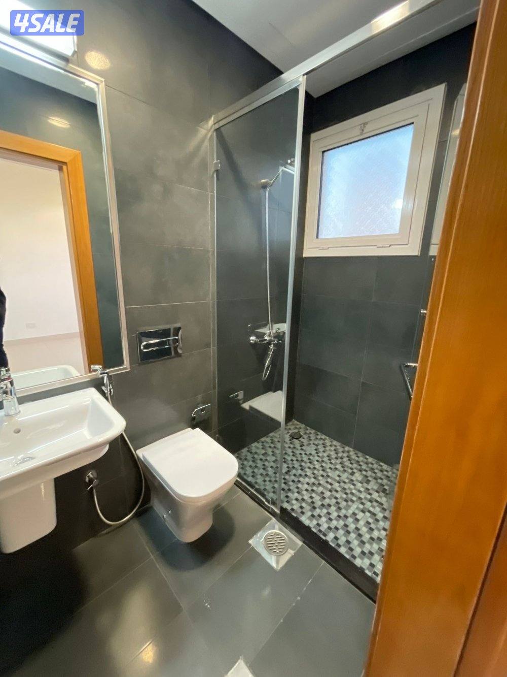 استمتع بالفخامة في شقة غرفتين ماستر ببرج المها4