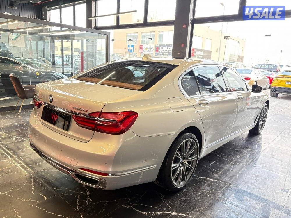 B M W 750 Li individual8