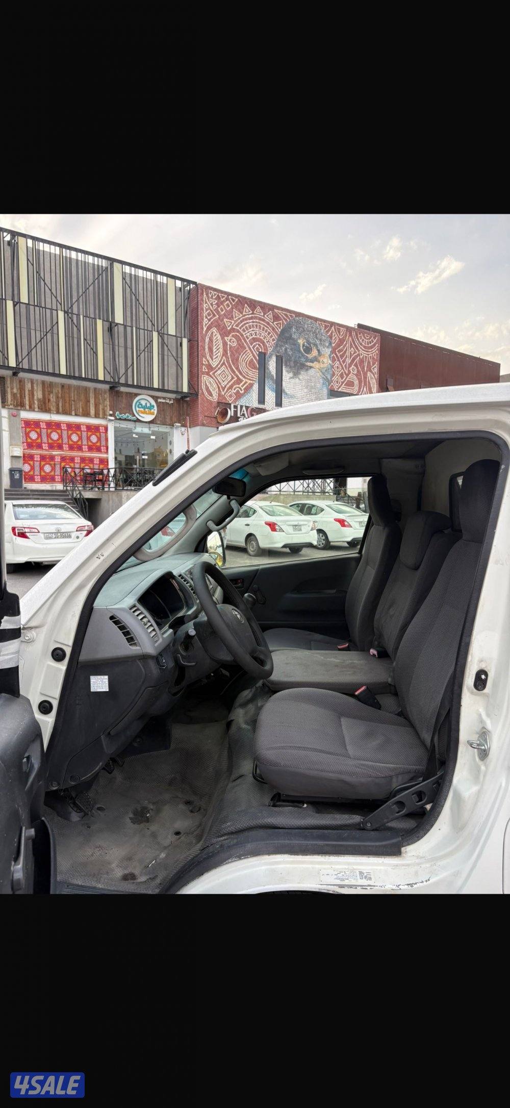 للبيع باص بكس مقفل 20132