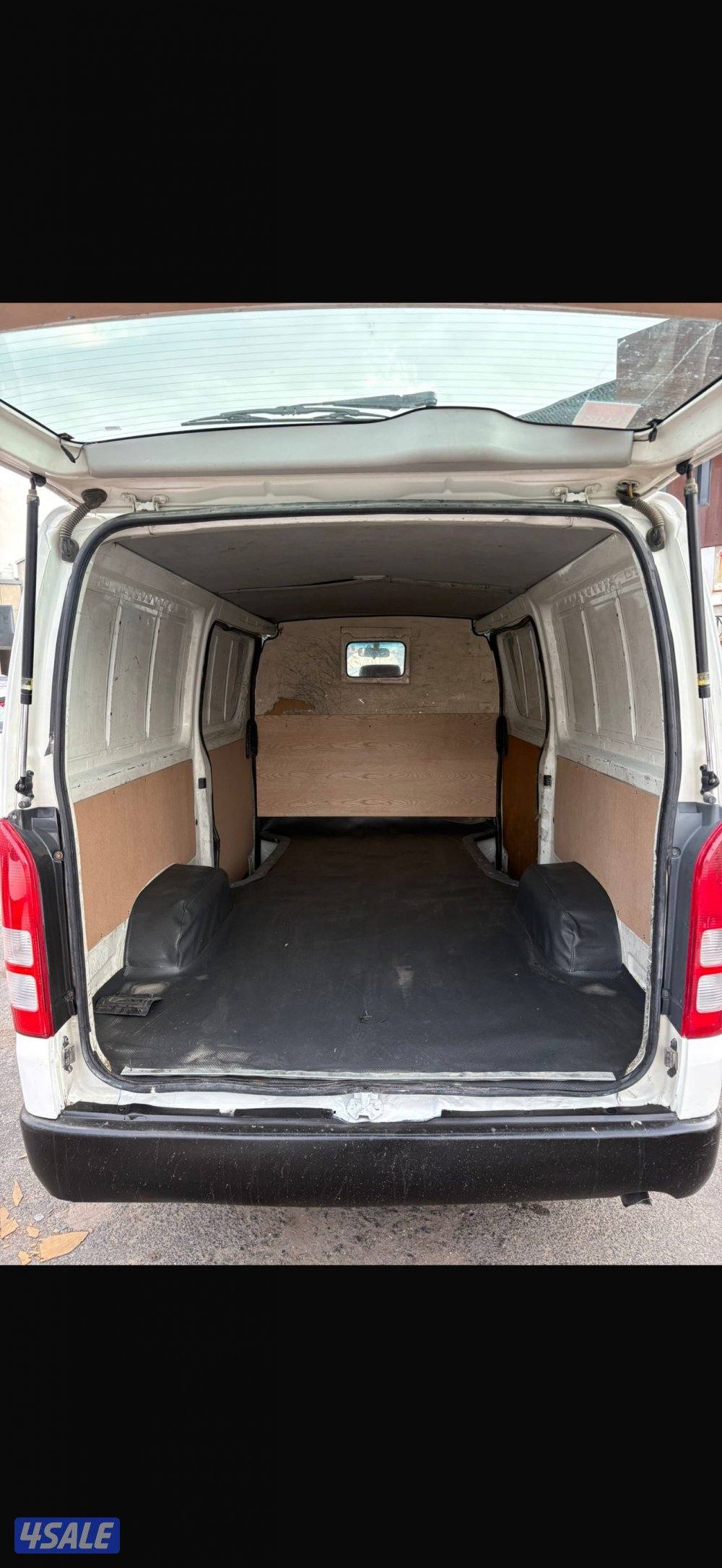 للبيع باص بكس مقفل 20136