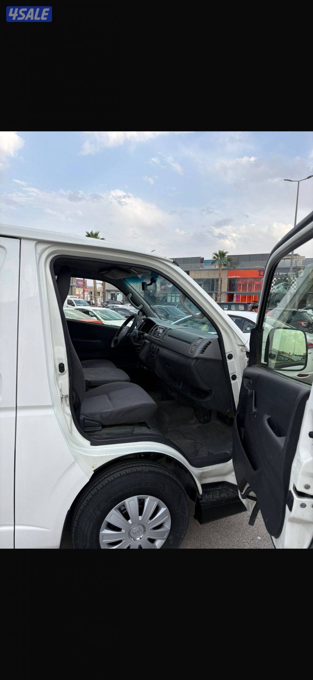 للبيع باص بكس مقفل 201310