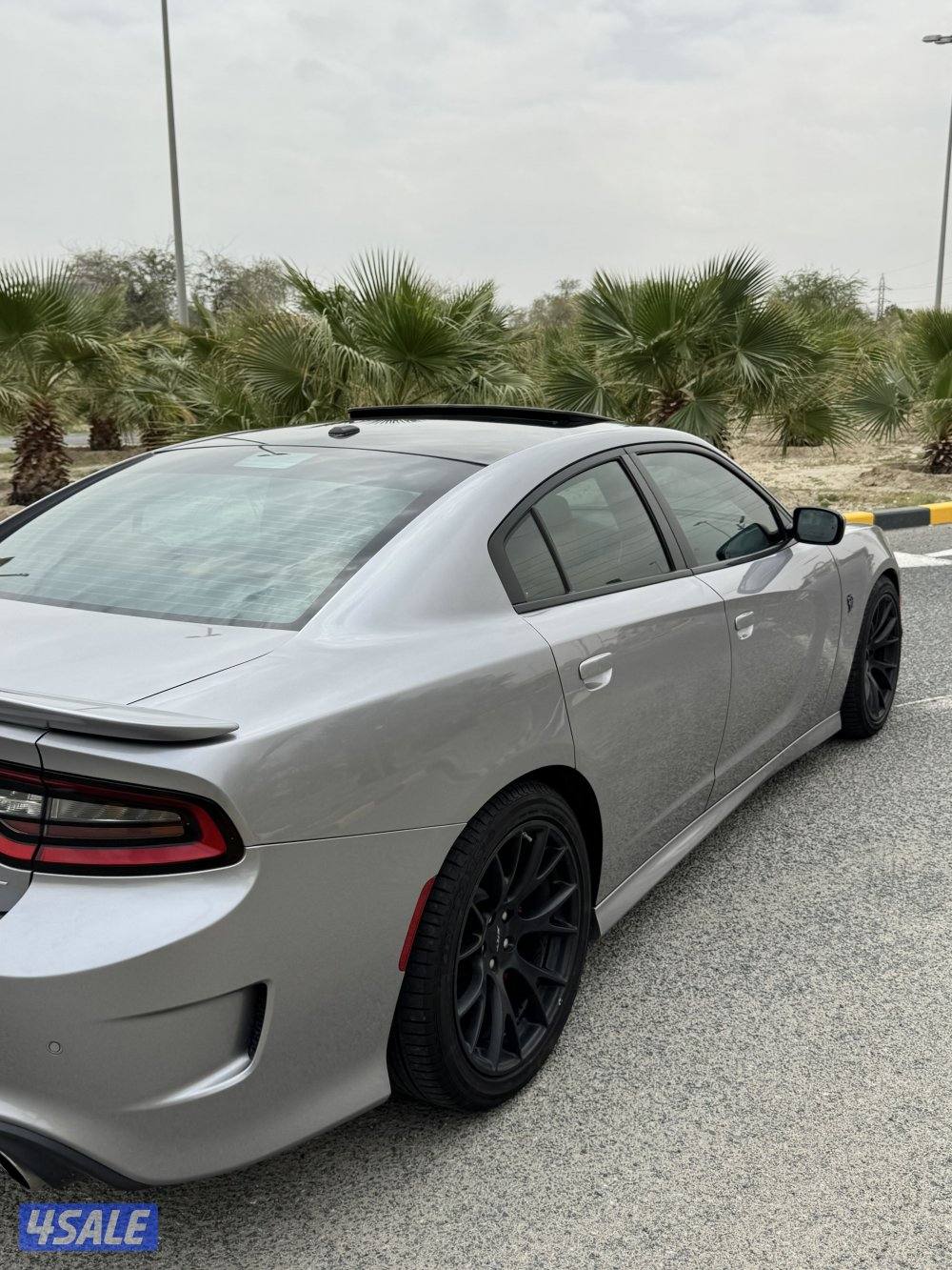 للبيع تشارجر هيلكات2