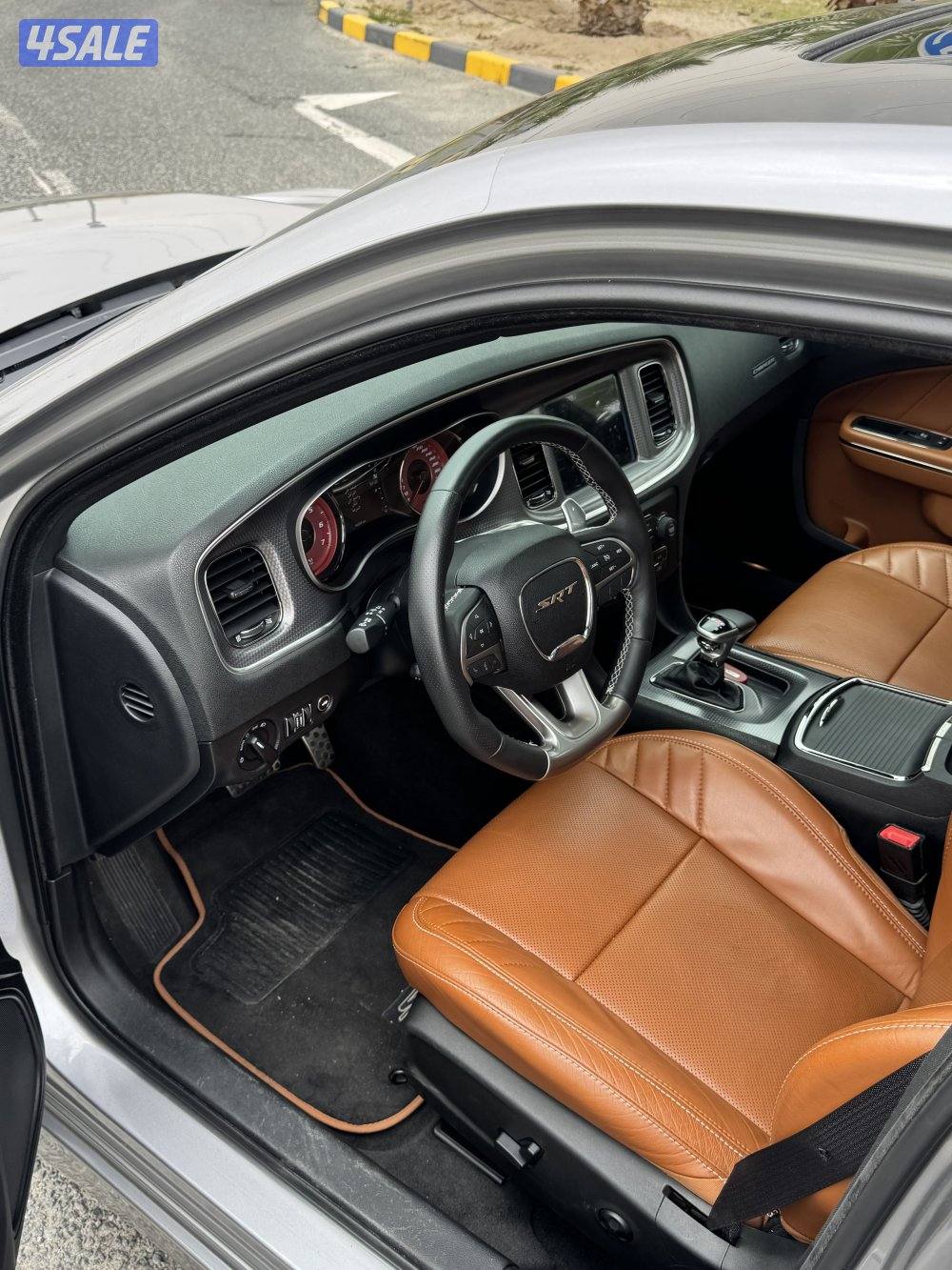 للبيع تشارجر هيلكات4