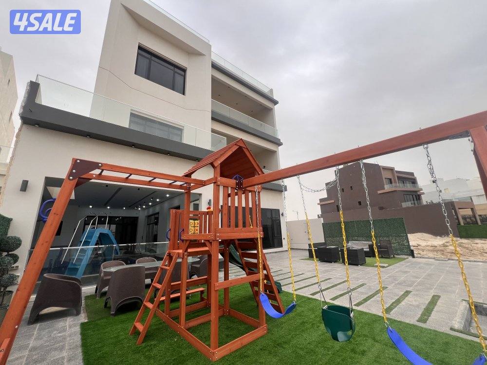 شالية VIP كامل غير مقسوم صف أول على الخور مباشرة بالخيران(لايوجد سنوي)15