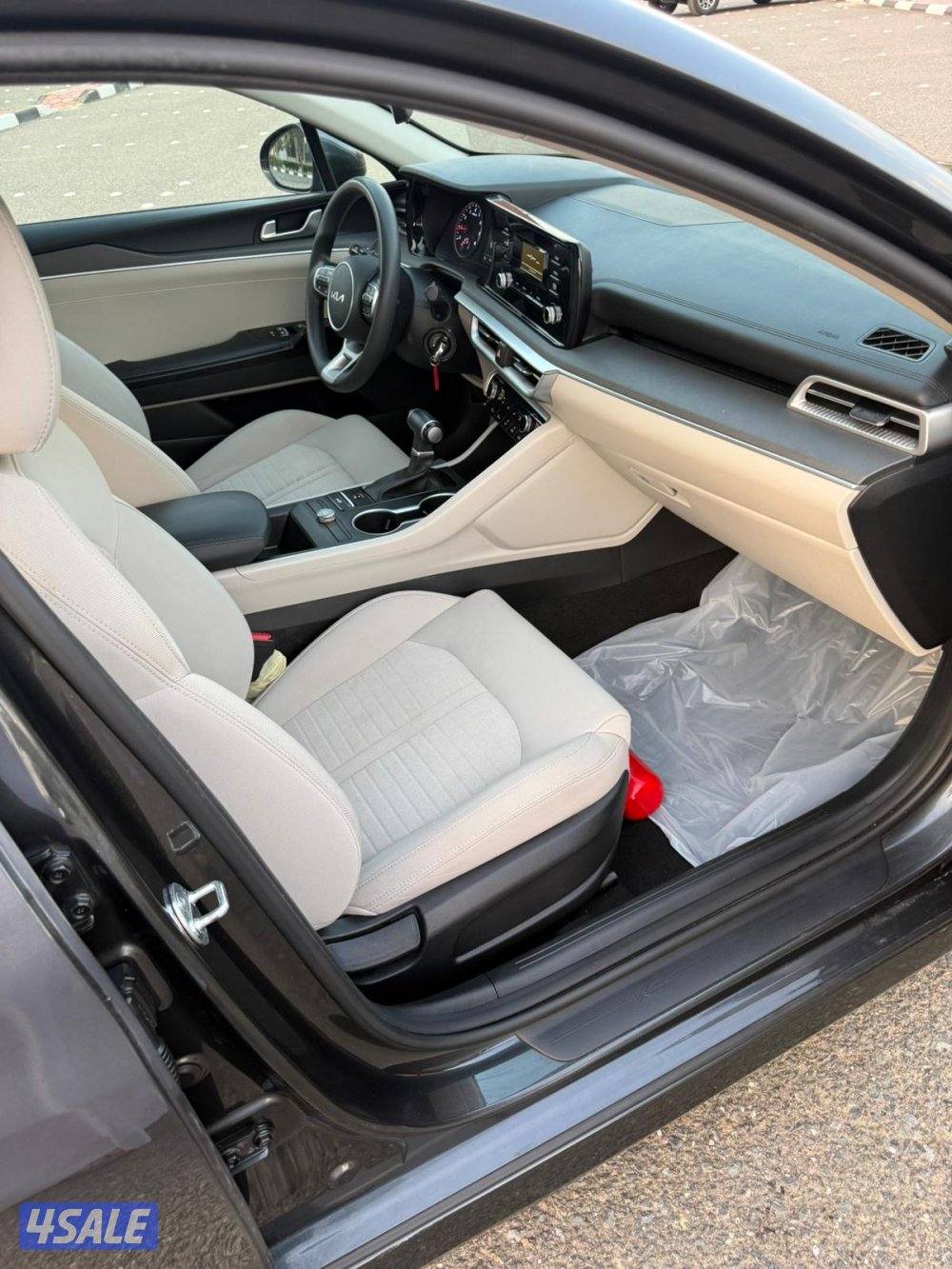 كيا k5 موديل 2023 شرط الفحص والنظافه ماشي 70 الف فقط سيرفس منتظم10